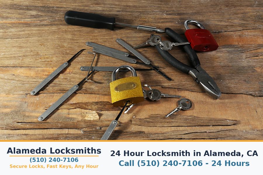Ring of keys cut on site by a mobile locksmith