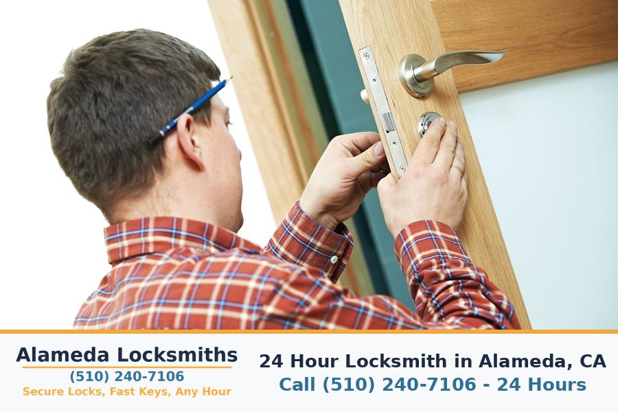 Alameda Locksmiths mobile locksmith technician in Alameda, CA